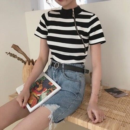 Casual White and Black Striped Knitted Top